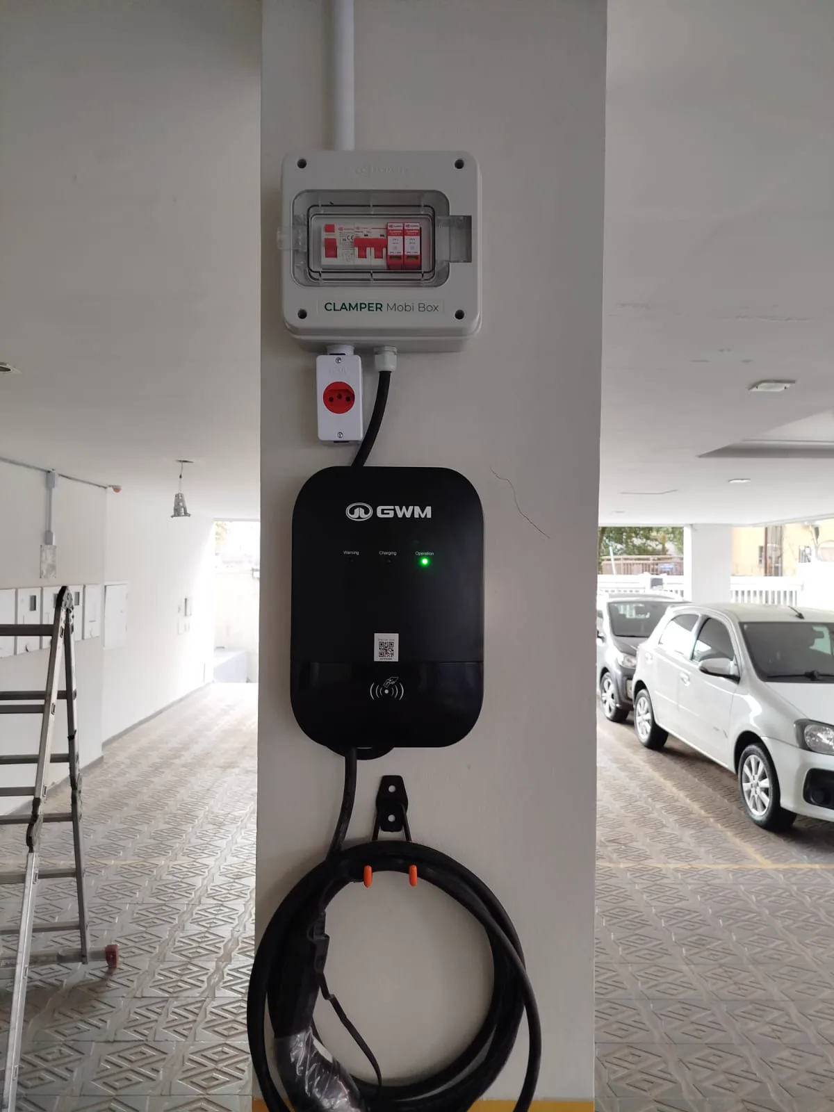Wallbox GWM · garagem de condomínio