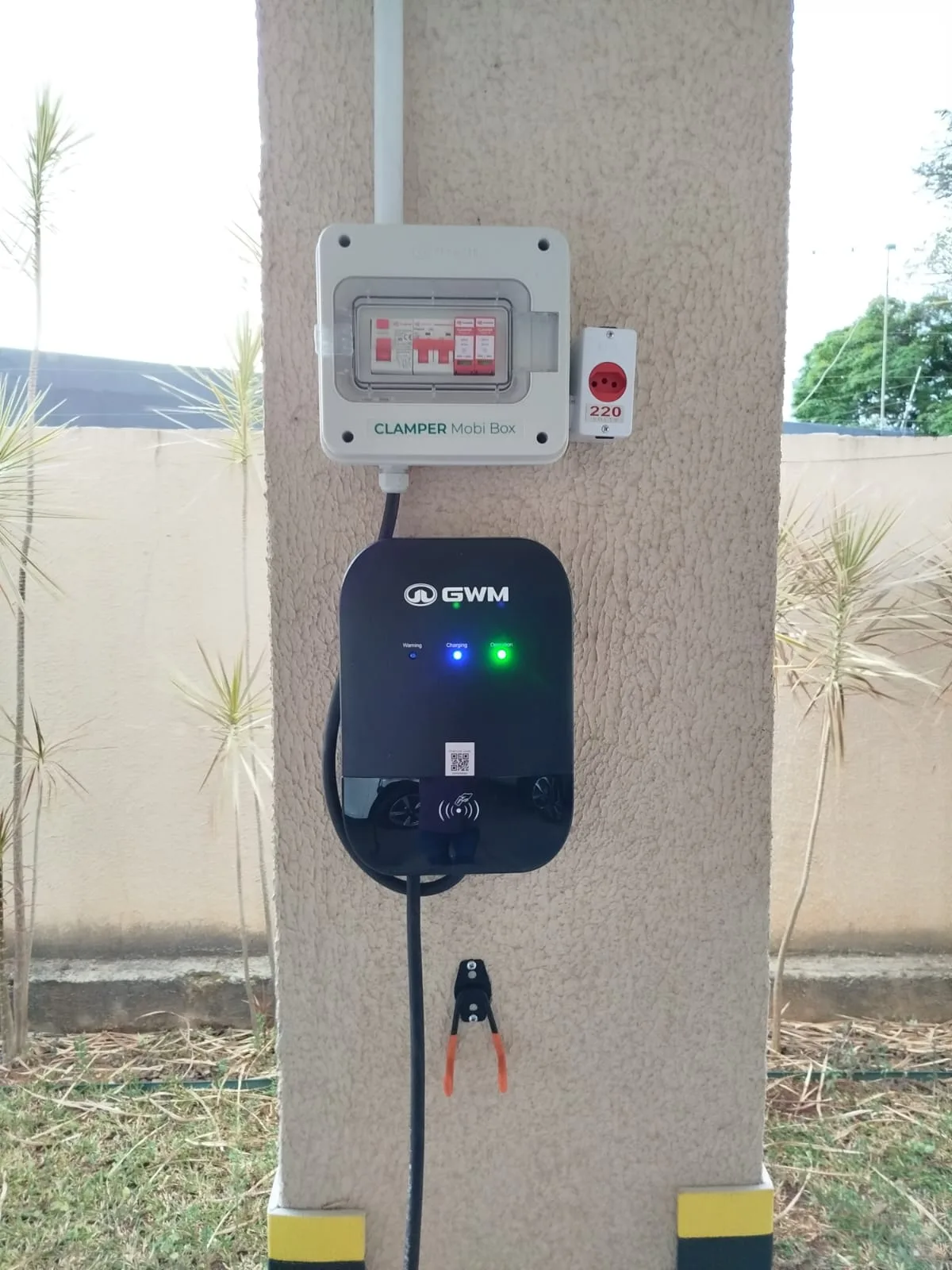 Wallbox GWM em garagem residencial